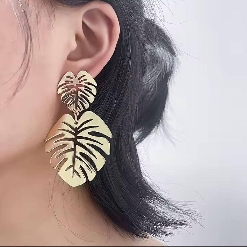 Leaf earrings hollow women's geometric Bohemian‎ new e94